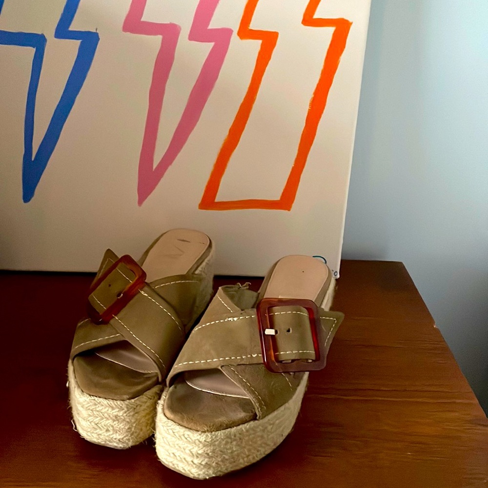 Zara platform sandals 🔸🥯